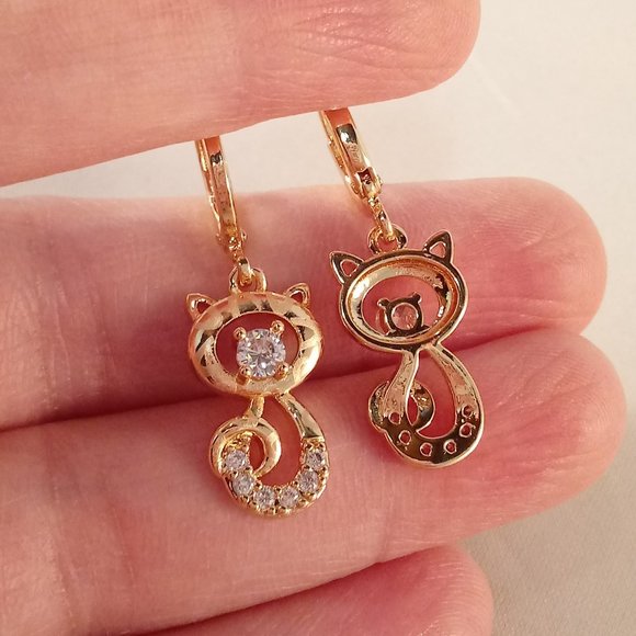 18K Yellow Gold Filled Laser Carved Cat Diamond Zircon Dangle Earrings Women's - Picture 3 of 3